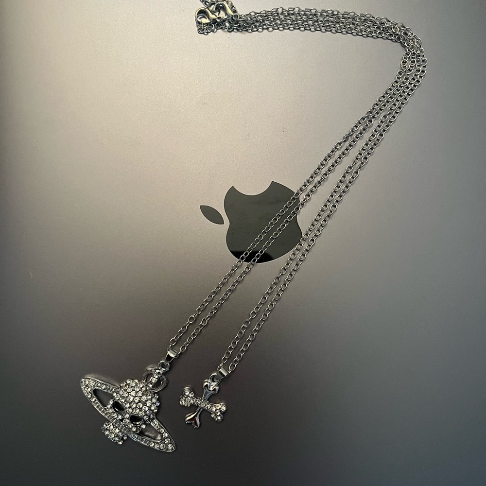 Skeleton scho necklace